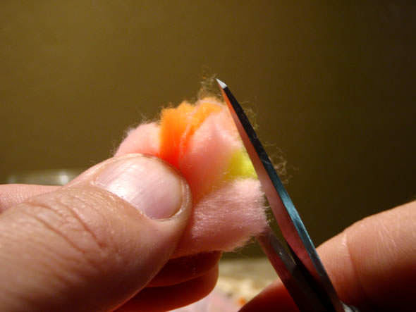 Cutting the yarn